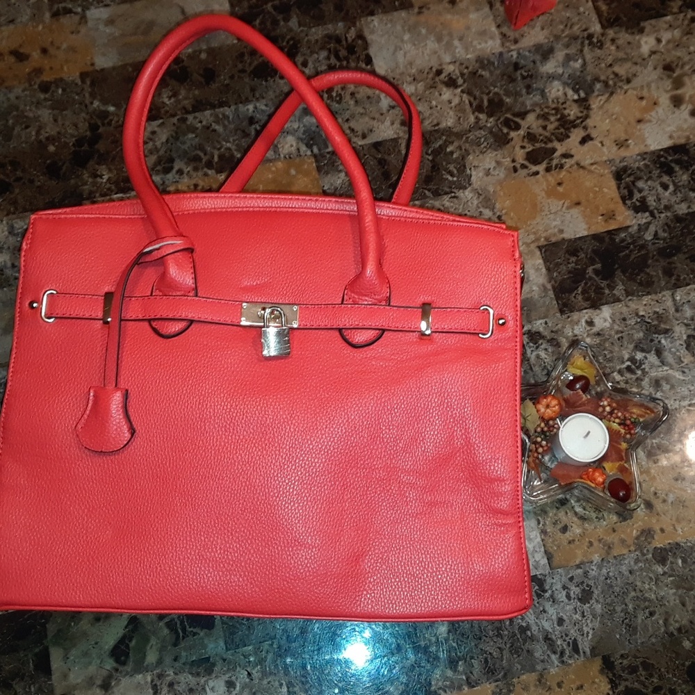 RED HANDBAG - Picture 8 of 8